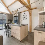Modern In With Pond View Nr 670 Барле-Нассау