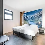 Holiday home Modern In With Pond View *