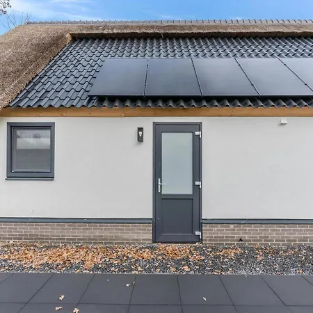 Dom wakacyjny Modern In With Pond View Baarle-Nassau