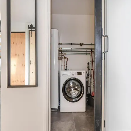 Dom wakacyjny Modern In With Pond View *