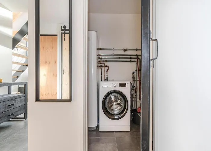 Nyaraló Modern In With Pond View *