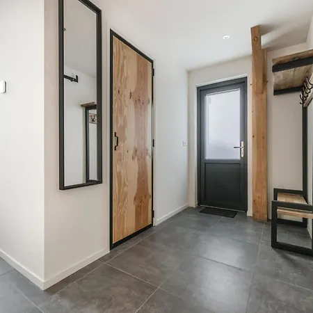 Сasa de vacaciones Modern In With Pond View *